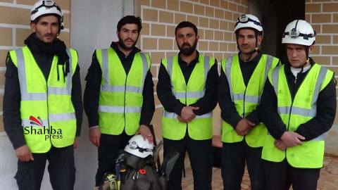 رجال الدفاع المدني في حلب أثناء تقرير تعده وكالة شهبا برس، المصدر الموقع الرسمي على شبكة الانترنت